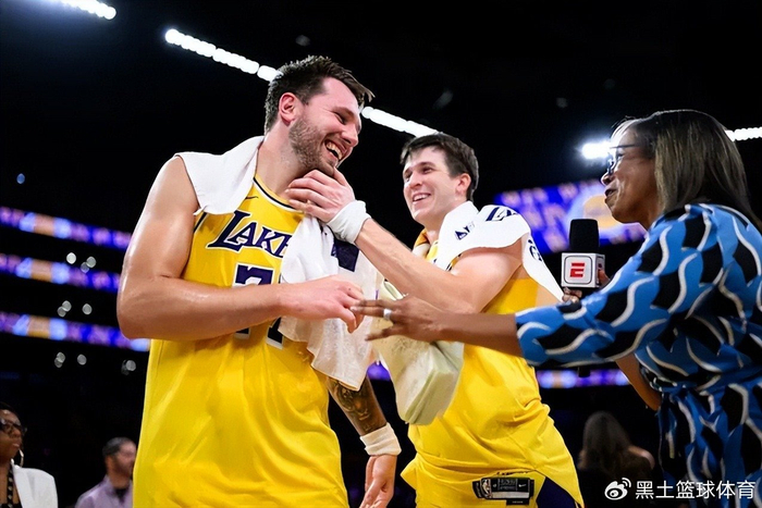 东契奇背靠背砍60分+防守质变 湖人8连胜冲击总冠