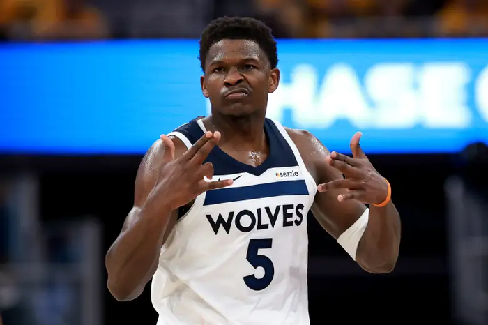 森林狼双线受挫：麦克丹尼尔斯伤退 爱德华兹复