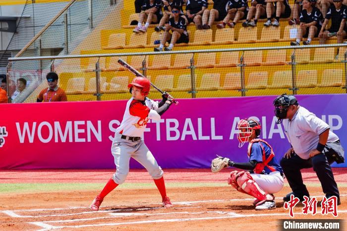 西安举行的女子垒球亚洲杯揭幕，中国队首日两