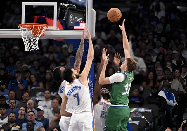 切特·霍姆格伦单场30+14+5助攻 雷霆大胜快船稳居