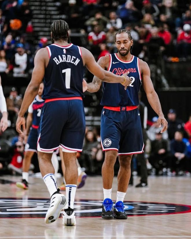 快船客场遭勇士逆转无缘季后赛