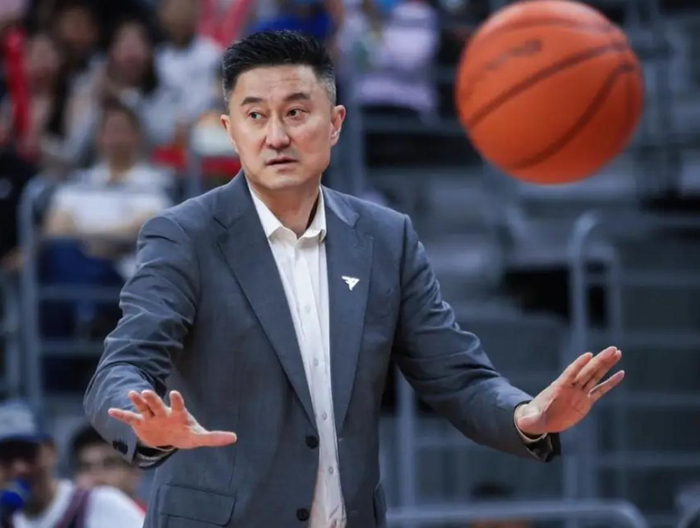 广东宏远生死战引热议 老板督训变阵冲击季后赛