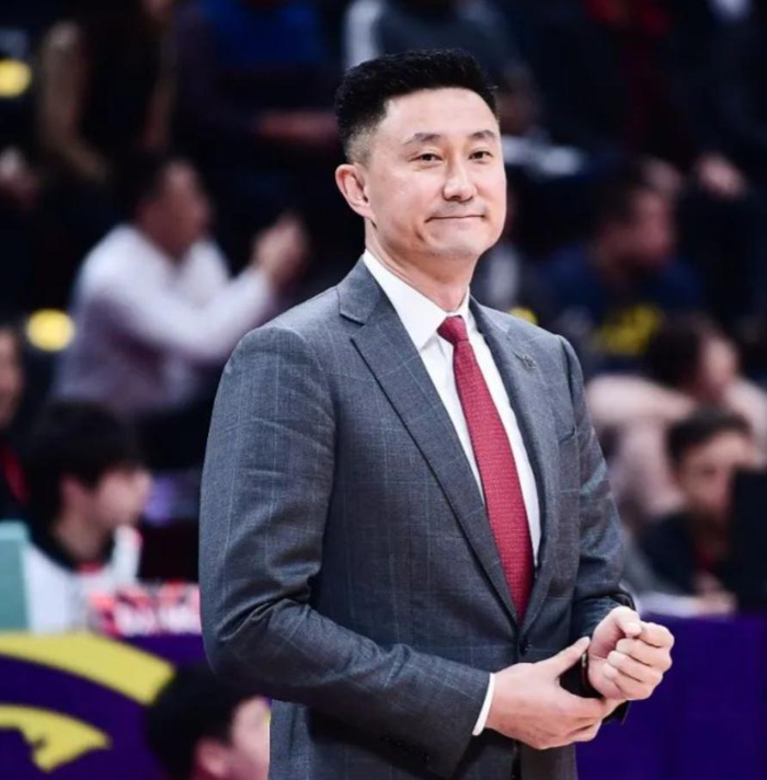 广东宏远生死战引热议 老板督训变阵冲击季后赛