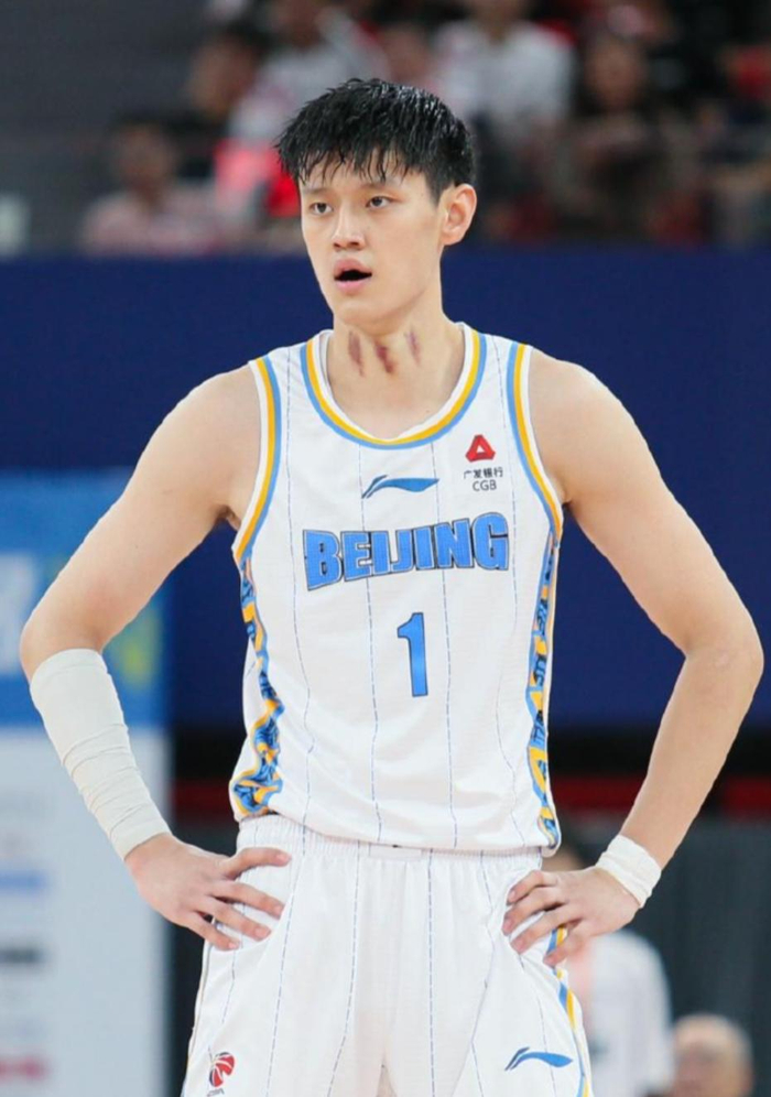 广东宏远生死战引热议 老板督训变阵冲击季后赛