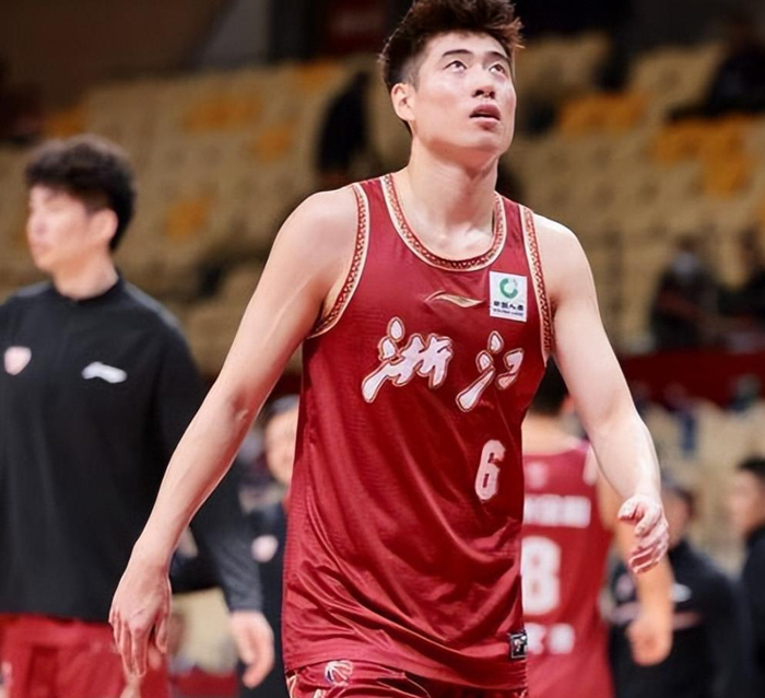 广东宏远生死战引热议 老板督训变阵冲击季后赛