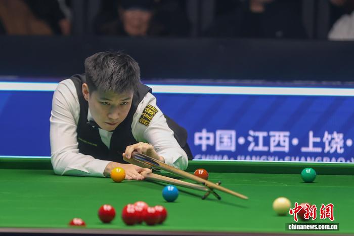 承压前行与刻苦钻研成就中国首位斯诺克